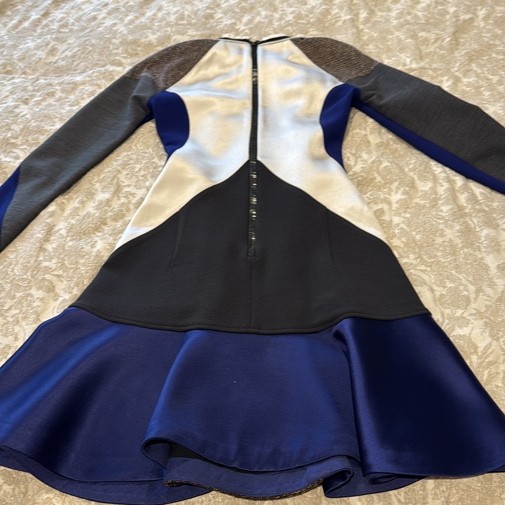 Dress - Picture 2 of 4